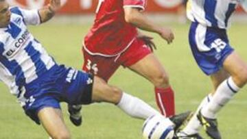 <b>FRENAZO. </b>El Alavés no pudo pasar del empate contra el Córdoba y perdió el liderato de Segunda.