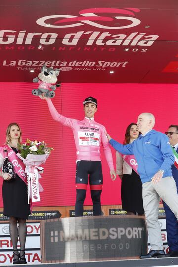Valerio Conti, nueva maglia rosa.