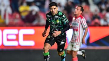 Víctor Dávila de León interesa a Rayados