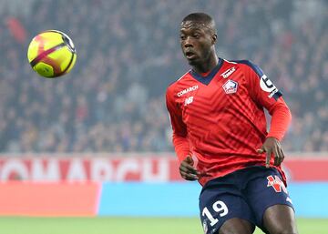 El actual jugador del Villarreal lleg¨® al Lille en la temporada 2017-18 tras pasar por el Angers S. C. O., U. S. Orl¨¦ans y Angers S. C. O. El jugador dej¨® las filas del conjunto franc¨¦s tras el pago, por parte del Arsenal, de 80 millones de euros.