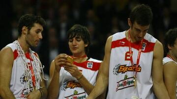 Rudy Fern&aacute;ndez, Ricky Rubio y V&iacute;ctor Claver, acompa&ntilde;ados por &Aacute;lex Mumbru y Ra&uuml;l L&oacute;pez.