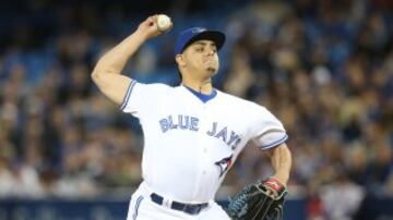 Por su destacada actuación en la temporada 2016 con los “Azulejos de Toronto” en las Grandes Ligas de Béisbol.