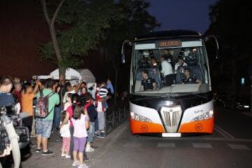 La llegada del Valencia a Madrid, en imágenes