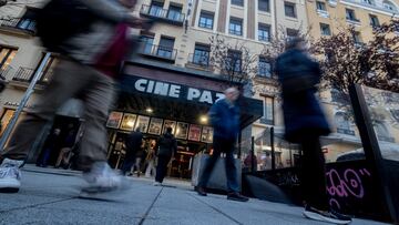 The Oscar-winning director Martin Scorsese says he has stopped going to the movie theater to watch films.