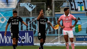 Futbol, O`higgins vs Universidad Catolica.
Fecha 29, campeonato nacional 2021.
El jugador de O`higgins Ramon Fernandez, celebra su gol contra Universidad Catolica durante el partido de primera division realizado en el estadio El Teniente.
Rancagua, Chile.
31/10/2021
Jonnathan Oyarzun/Photosport
Football, O`higgins vs Universidad Catolica.
29th date, 2021 national Championship.
O`higgins player Ramon Fernandez, celebrates his goal against Universidad Catolica during the first division match at the El Teniente stadium in Rancagua, Chile.
10/31/2021
Jonnathan Oyarzun/Photosport