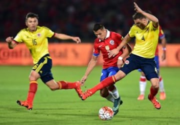 Chile y Colombia dieron buen fútbol en el Nacional de Santiago