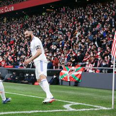 Benzema, ante su víctima favorita