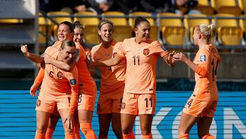 La selección de Países Bajos celebra en el partido de fase de grupos del Mundial de Australia y Nueva Zelanda contra Estados Unidos.