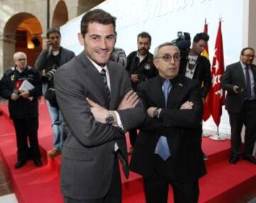 Iker Casillas con Alejandro Blanco, presidente del Comit¨¦ Ol¨ªmpico Espa?ol.