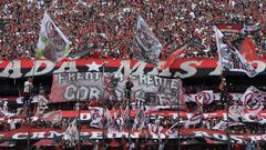 Hinchas de Newell's celebran... ¡con una silla de ruedas!