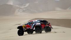 Despres y Peterhansel recuperan el pulso y Sainz cede 13 minutos