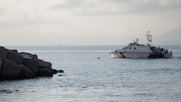 A rescue boat with rescue personnel on board resumes search operations for British tech entrepreneur Mike Lynch's daughter Hannah Lynch, at the scene where a luxury yacht sank, off the coast of Porticello, near the Sicilian city of Palermo, Italy, August 23, 2024. REUTERS/Louiza Vradi