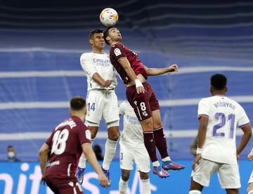 Carlos Casemiro y Mikel Merino.