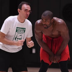 Hugo López, el artista que ha moldeado al nuevo Ibaka