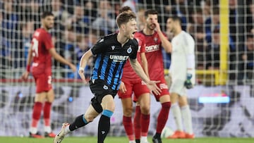 Club Brugge's Dutch forward Andreas Skov Olsen celebrates after scoring the team's second goal during the return leg of the play-off for the UEFA Europa Conference League between Club Brugge KV and Atletico Osasuna in Bruges on August 31, 2023. (Photo by BRUNO FAHY / Belga / AFP) / Belgium OUT