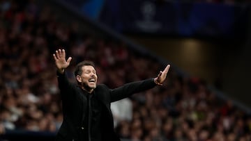 Simeone, en el Atlético-Barça.