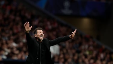 Simeone, en el Atlético-Barça.