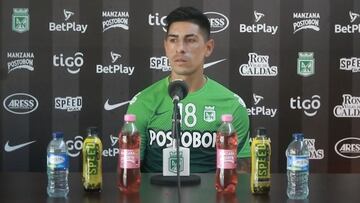 Oliveira concentrado en Independeinte Santa Fe