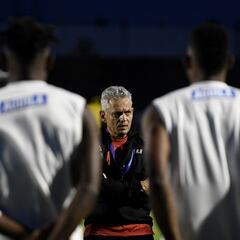 Rueda: “Quise que James hiciera un protocolo de rehabilitación”