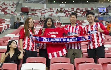 Seguidores del Atlético de Madrid en Singapur. 