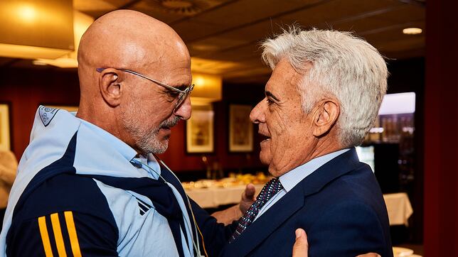 Pedro Rocha se pone a negociar las primas y los contratos