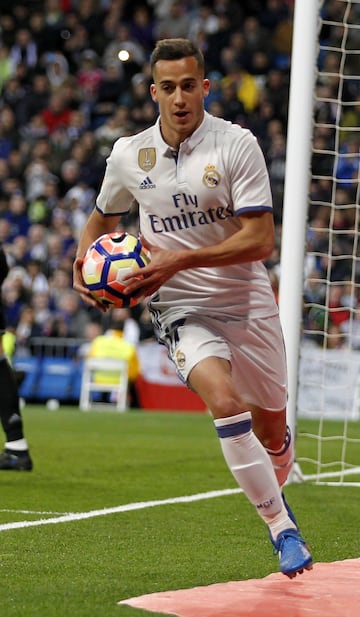 El canterano madridista es actual jugador de la plantilla del club blanco, pero militó en el Espanyol la temporada 2014-2015.