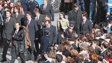 <b>FIEBRE POR LA DAVIS. </b>Miles de seguidores madrileños se acercaron para ver de cerca a los campeones de la Davis de 2004.