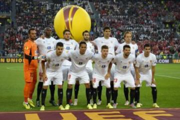 Las im¨¢genes del Sevilla-Benfica