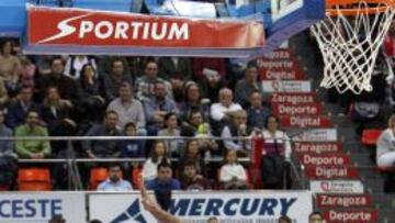 Jesús Chagoyen intenta impedir el pase a Viacheslav Kravtsov.