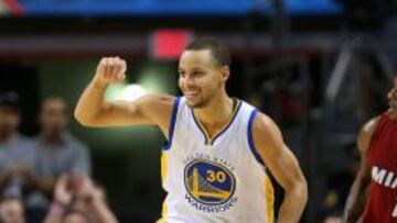 Stephen Curry se convirtió en la gran estrella del partido.