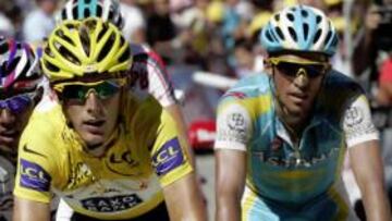 <b>INSEPARABLES. </b>Contador y Andy Schleck subieron Ax 3 Domaines juntos en todo momento .
