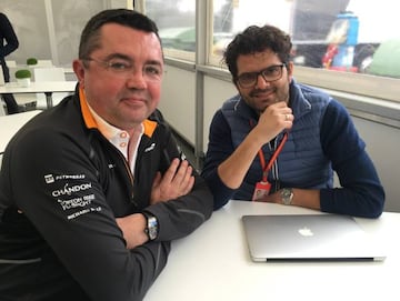 Eric Boullier con el enviado especial de As a la F1, Manu Franco.