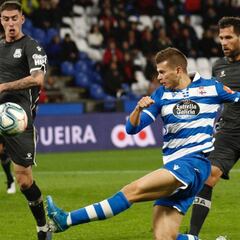 El Deportivo mejora pero no logra derribar al Alcorcón