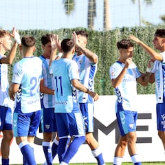 El Málaga saca buena nota ante un Almería que añora a Luis Suárez