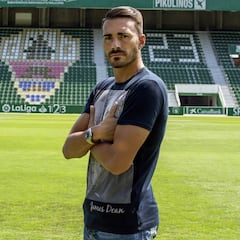 Xavi Torres lidera el 'nuevo' Elche de Pacheta en Segunda