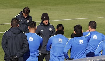 Barrios y Fabra entrenan con Boca a la espera de Cardona