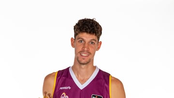 Oriol Paulí, alero del Hiopos Lleida, durante la sesión de fotos de la Liga Endesa.