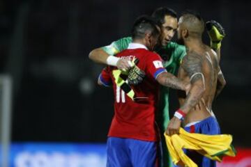 La Copa América había quedado atrás y el camino a Rusia ponía a Brasil como primer escollo de Chile. La Roja ganó por 2-0 de forma inapelable con tantos de Vargas y Sánchez. 