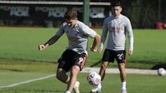 Gallardo definió la lista de viajeros para el debut en Brasil