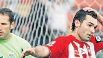 <b>DESESPERACIÓN. </b>Barral se lamenta tras desperdiciar una ocasión ante el Tenerife el domingo pasado.