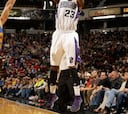 Marcus Thornton, de los Kings, a Brooklyn por Terry y Evans