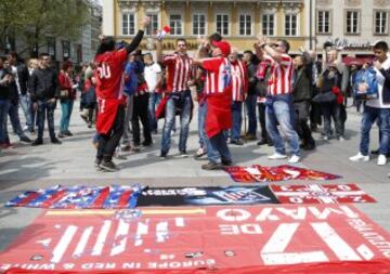 La afición del Atlético de madrid se desplazó hasta Múnich para dar todo su aliento al equipo.
