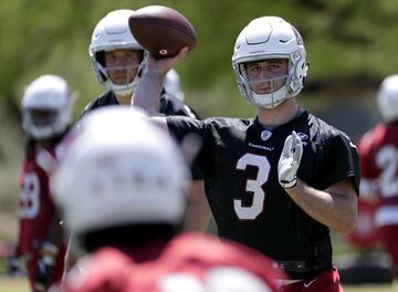 Sam Bradford entra en su papel de mentor con Josh Rosen