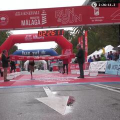 Los kenianos Kipkoech y Chebet, vencedores bajo la lluvia