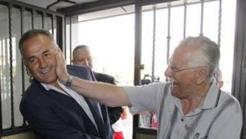 Anuncian una "presión cada vez mayor" para obtener información del consejo del Betis