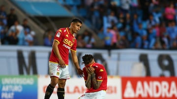 Futbol, Deportes Iquique vs Union Espanola.
Fecha 30, Campeonato Nacional 2024.
Los jugadores de Union Espanola se lamentan tras perder el partido de primera division contra Deportes Iquique disputado en el estadio Tierra de Campeones de Iquique, Chile.
09/11/2024
Alex Diaz/Photosport
Soccer, Deportes Iquique vs Union Espanola.
Date 30, National Championship 2024.
Union Espanola players lament after losing the first division match against Deportes Iquique played at the Tierra de Campeones stadium in Iquique, Chile.
09/11/2024
Alex Diaz/Photosport