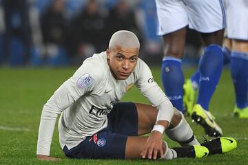 Mbappé se suma a la moda del pelo blanco