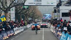 Bardet regresa de su lesión con exhibición y triunfo en solitario