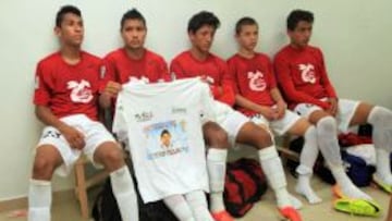 El equipo Avispones de Chilpancingo de la tercera división claman justicia a un año del atentado en Iguala.