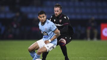 Orbel&iacute;n Pineda durante el partido contra Levante